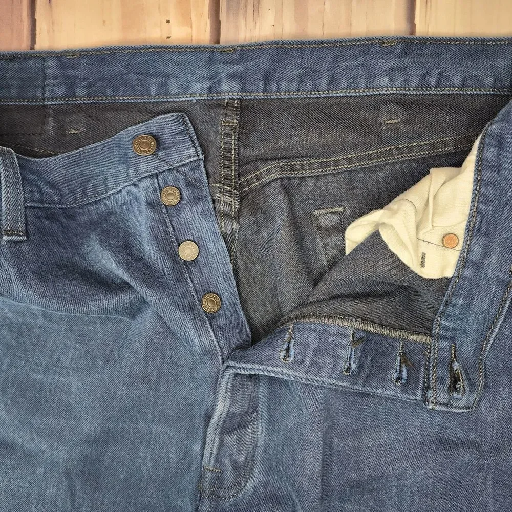 Levis 501 Button Fly Denim Mens 42x32 Medium Indigo Blue Jeans Actual‎ 40x30